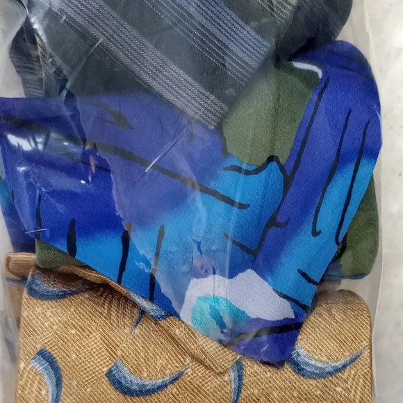 100% Silk (3) Tie Bundle Abstract Vibrant - Picture 3 of 5